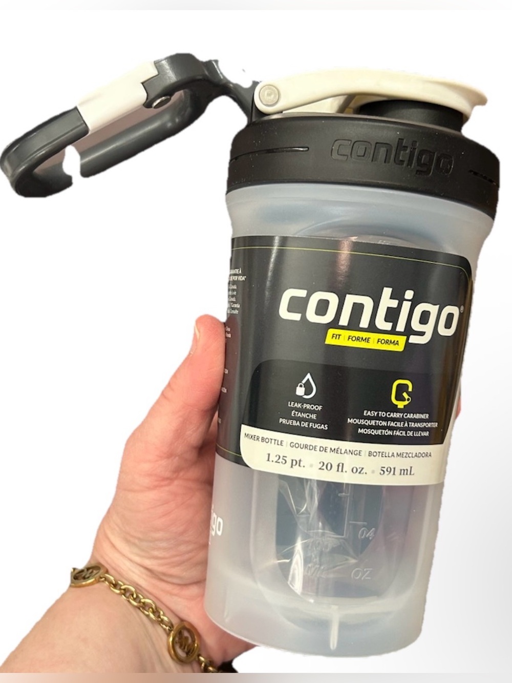 Contigo Mixer Bottle in White. 20fl oz. Comes with mixer inside. NIP